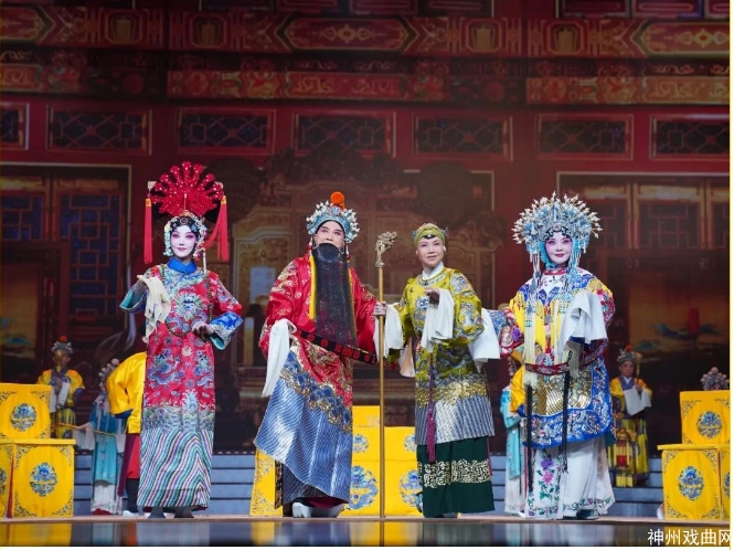 百花争艳春满园-_-中国剧协梅花奖艺术团走进郑州开展-“与人民同行——新时代文明实践文艺志愿服务”_30